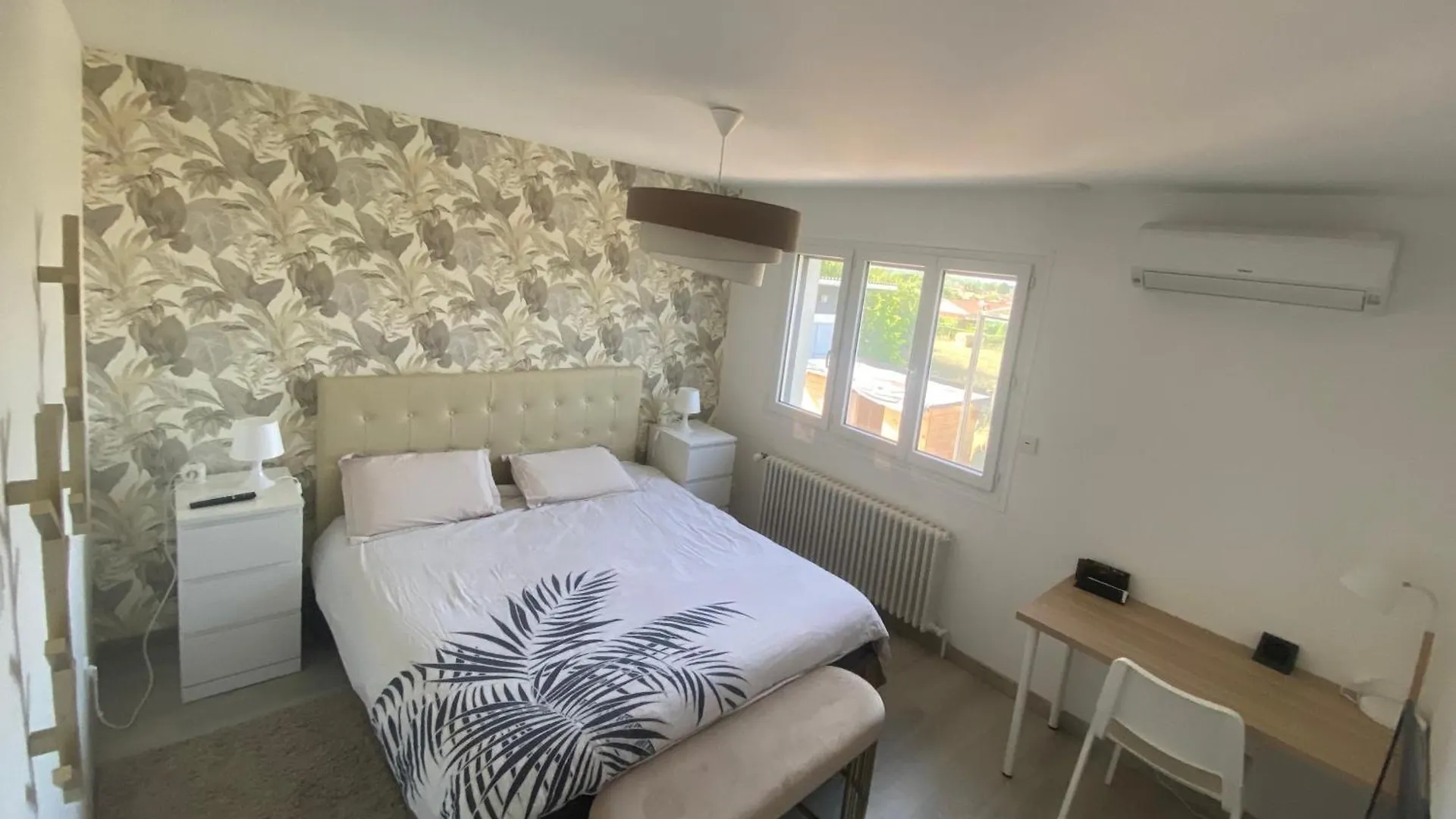 Chambre Dans Logement Partage Chez L Habitant Avec Piscine De 1 A 3 Chambres Grieges Privatunterkunft