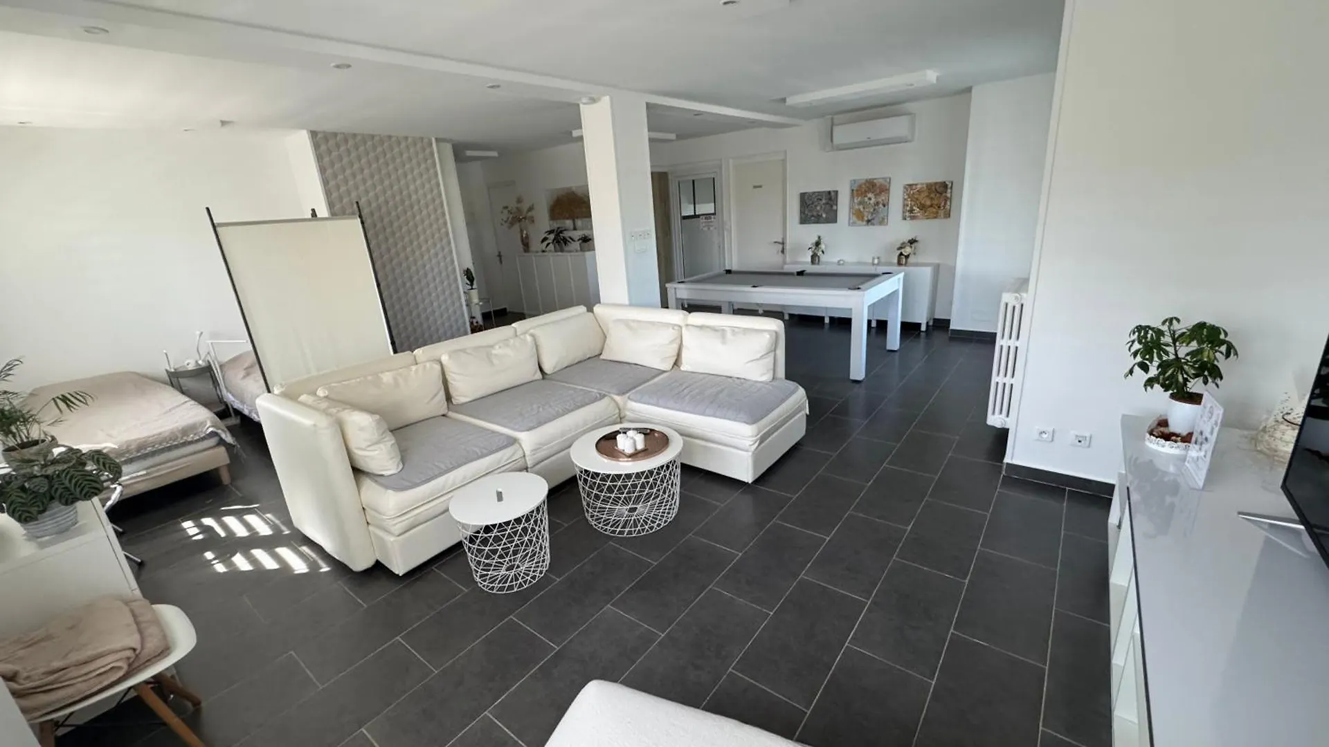 Chambre Dans Logement Partage Chez L Habitant Avec Piscine De 1 A 3 Chambres Grieges
